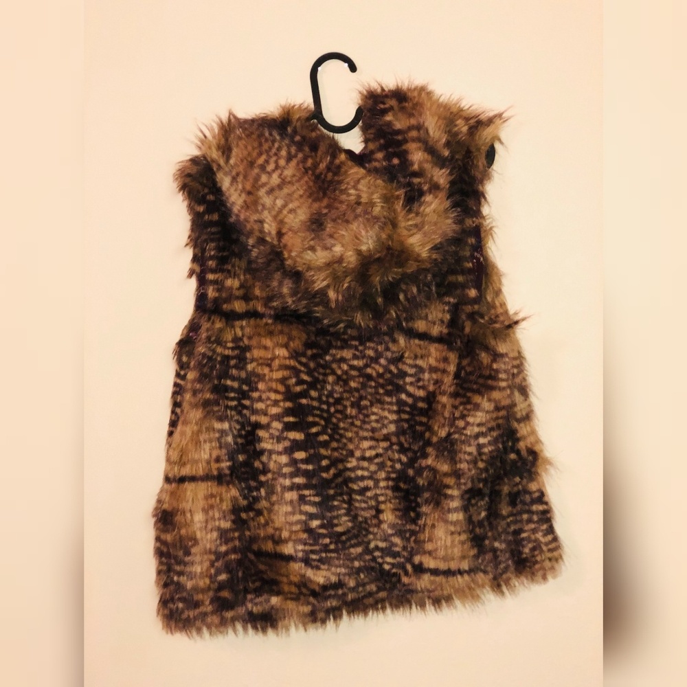 Faux Fur Vest - Picture 2 of 2